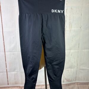 DKNY Black Women’s Athletic Leggings 3/4 Length Size M